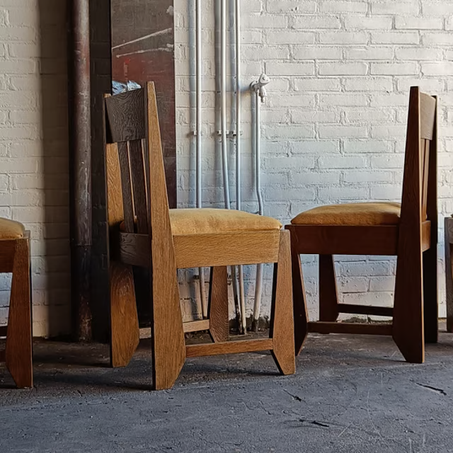 Pair of four oak chairs Haagse school 1.png