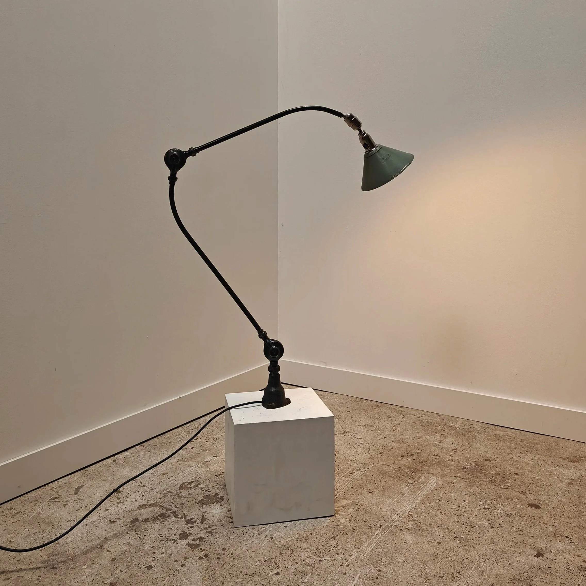 Triplex+lamp%2C+Johan+Petter+Johansson%2C+Triplex+Asea+Sweden+1930s+1.jpg