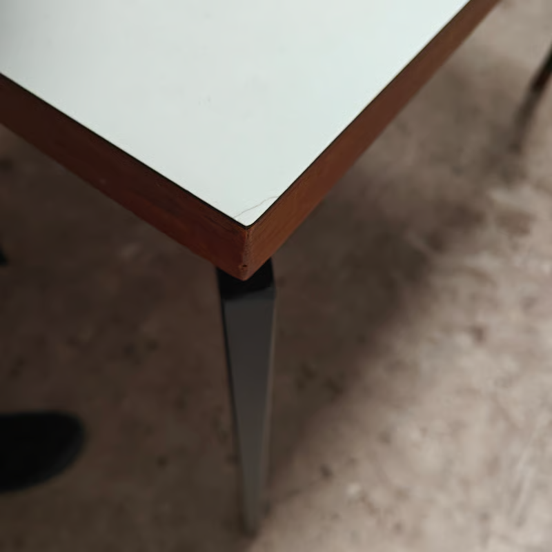 Elsrijk table or desk 7.png