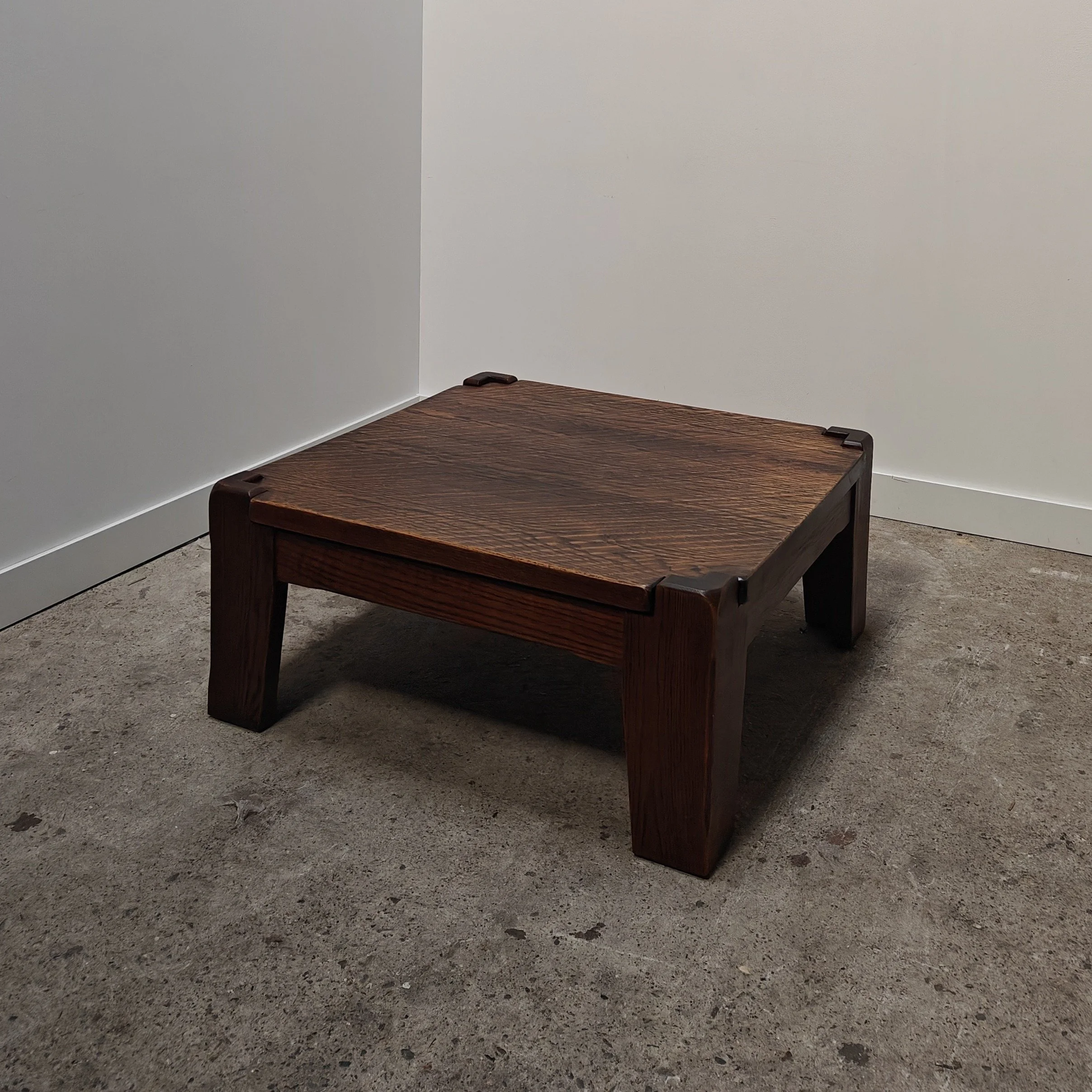 Oak square coffeetable