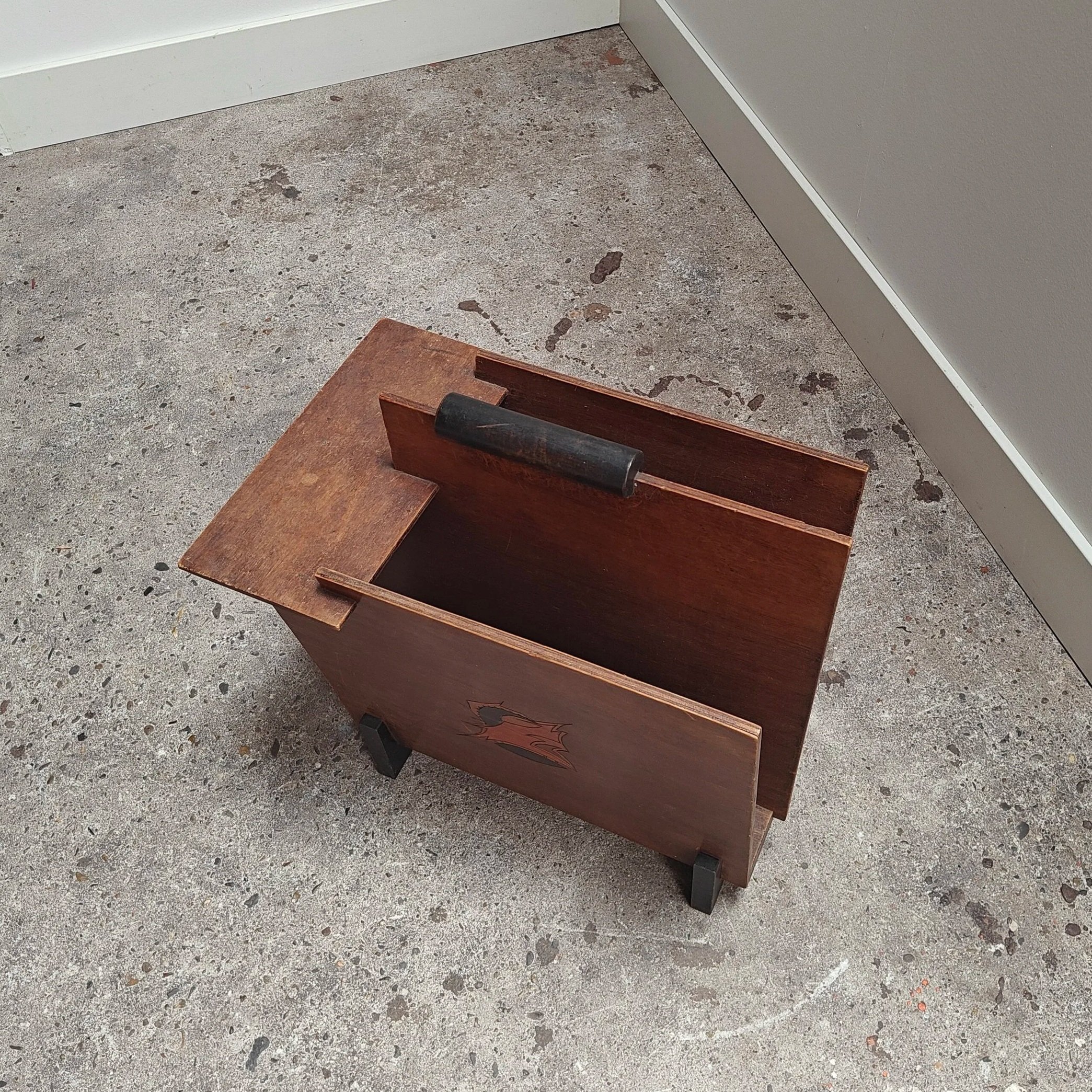 Conrad+Fehr+magazine+rack+1920%27s+13.jpg