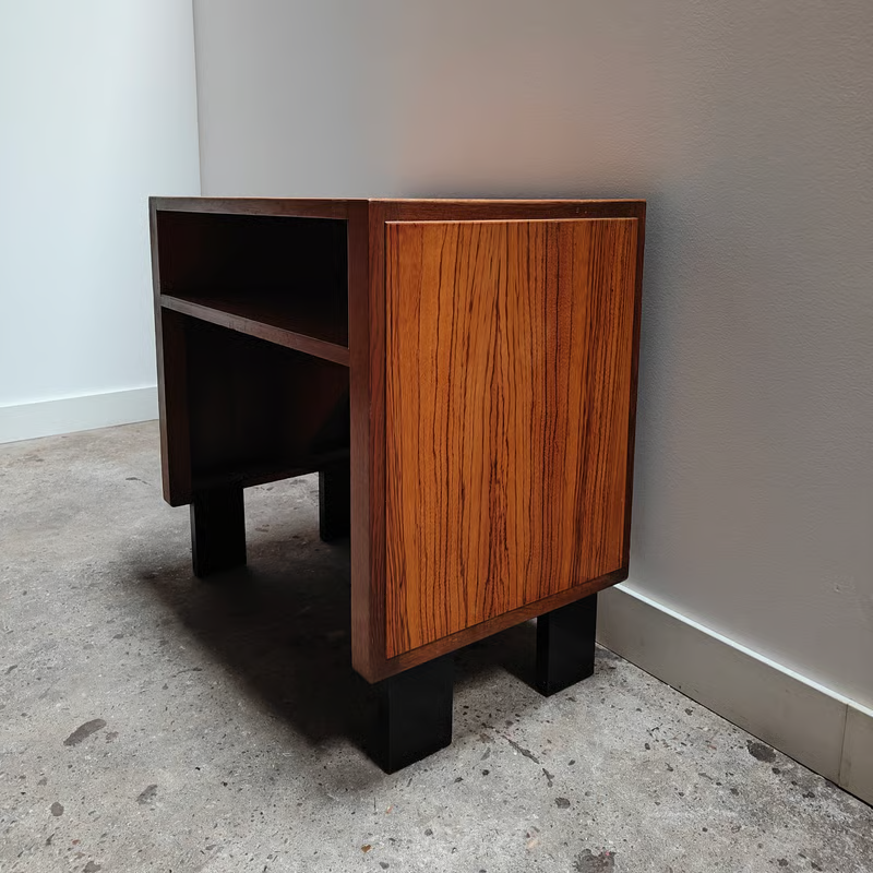 Amsterdam school console 3.png