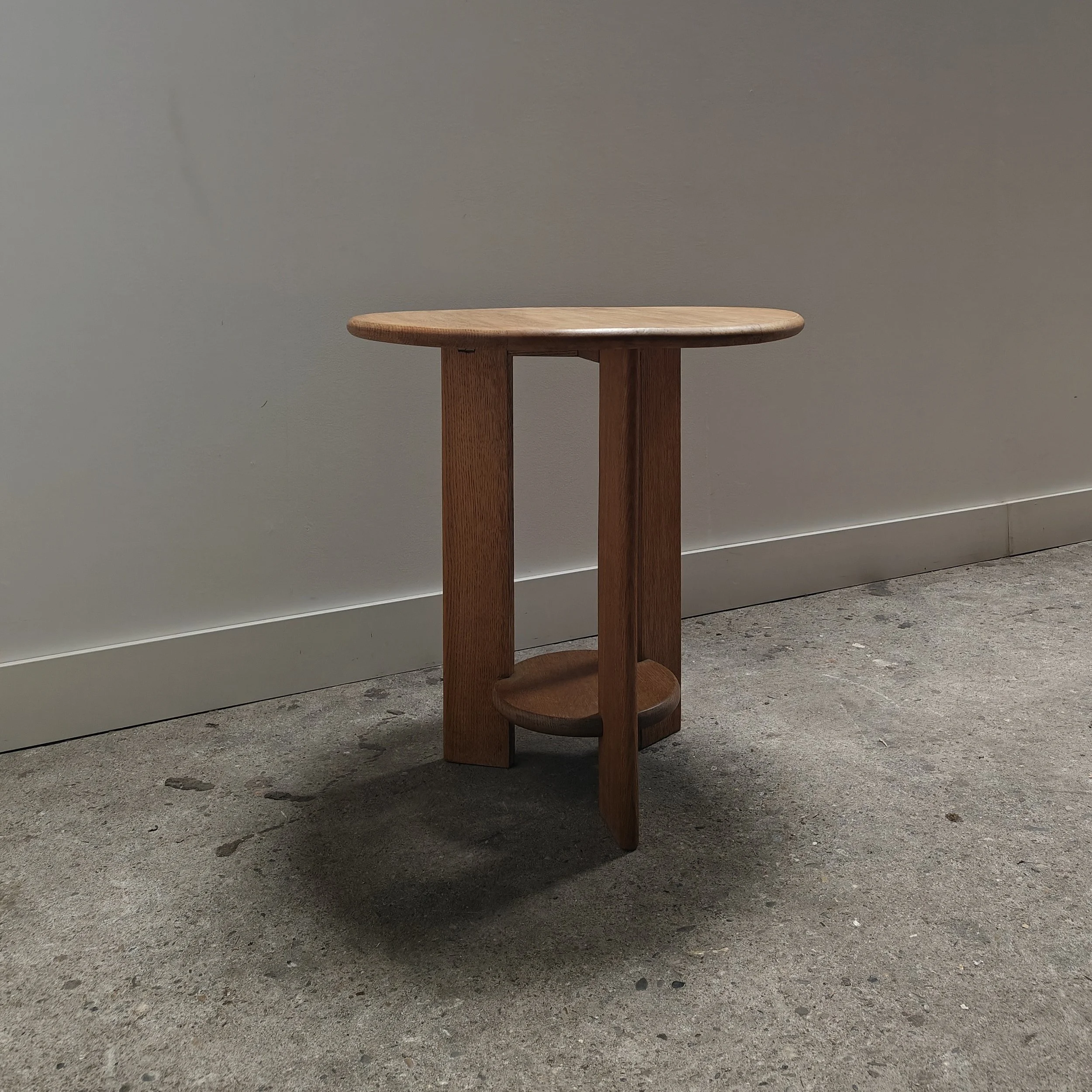 Round Haagse school sidetable 4.jpg