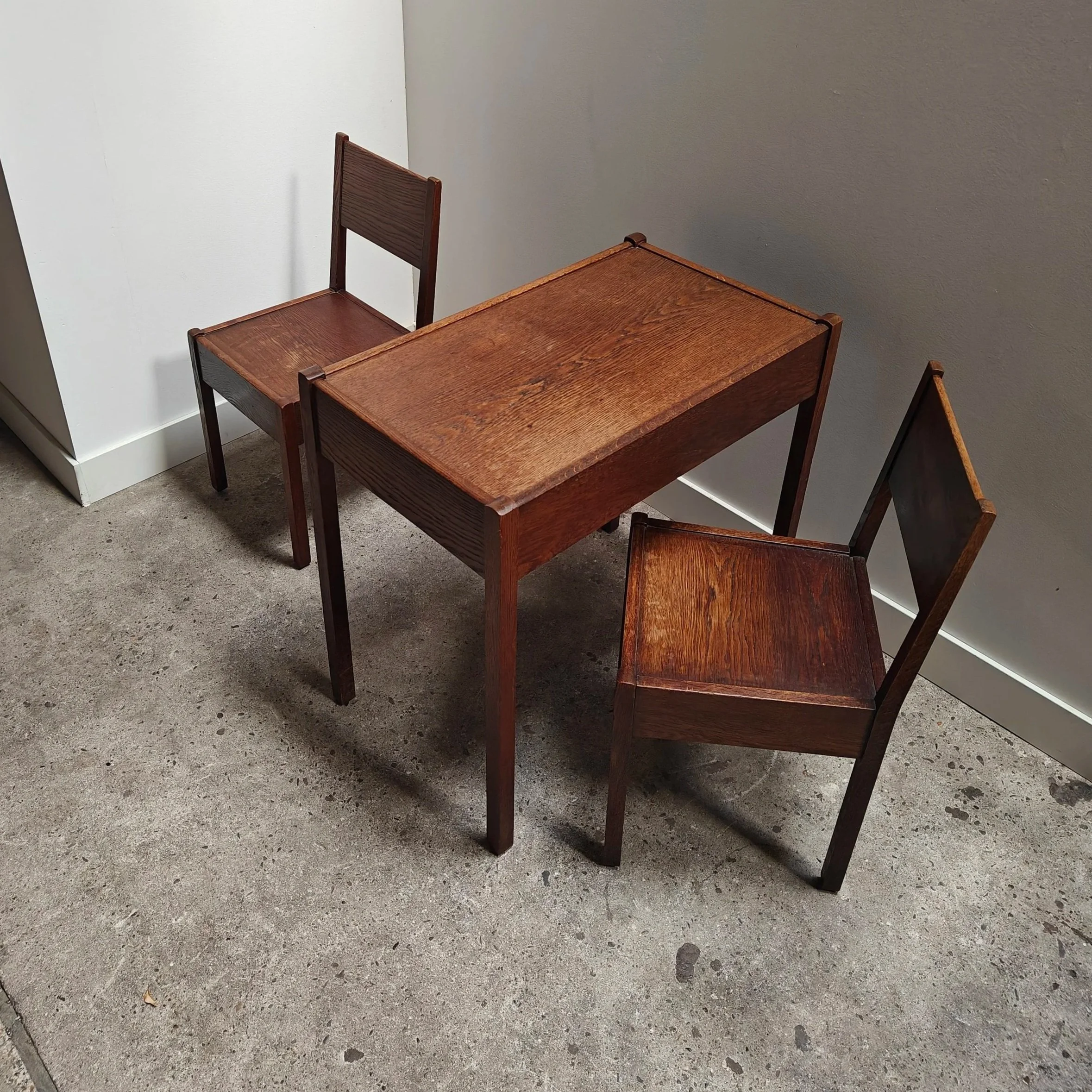 LOV+muntendam+side+or+accent+table+with+two+chairs+oak+plywood+9.jpg