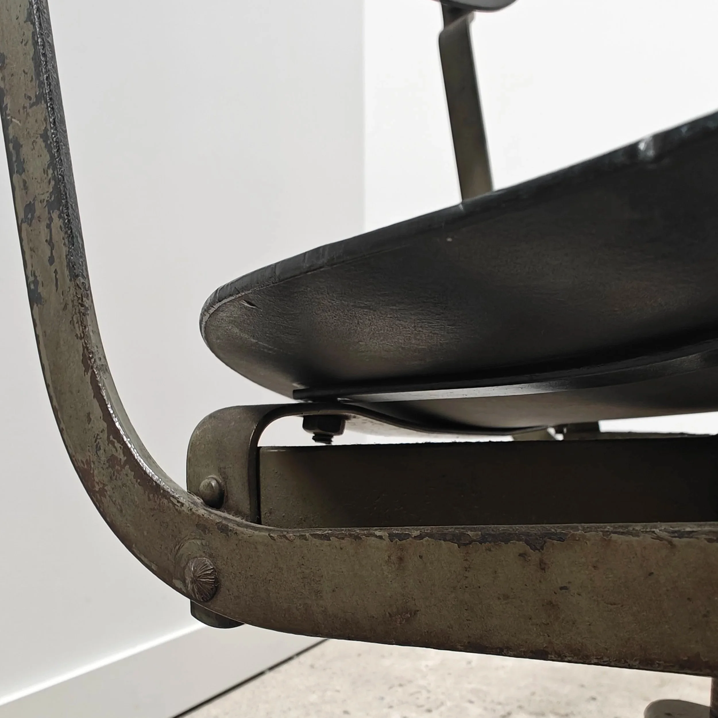 Tan+Sad+swivel+chair+set+12.jpg