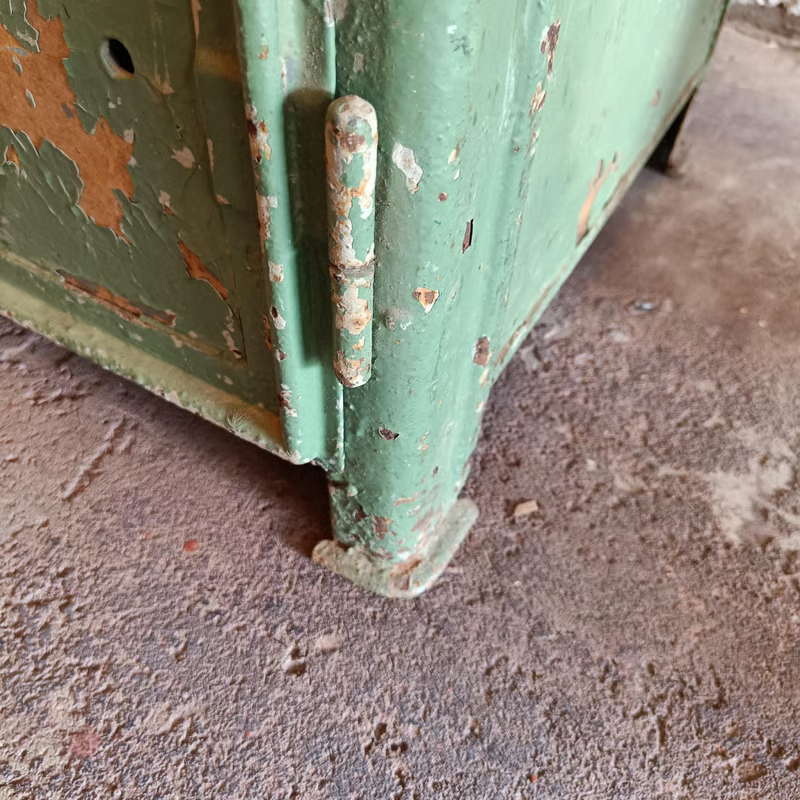 1920 RoWaC cabinet 10.png