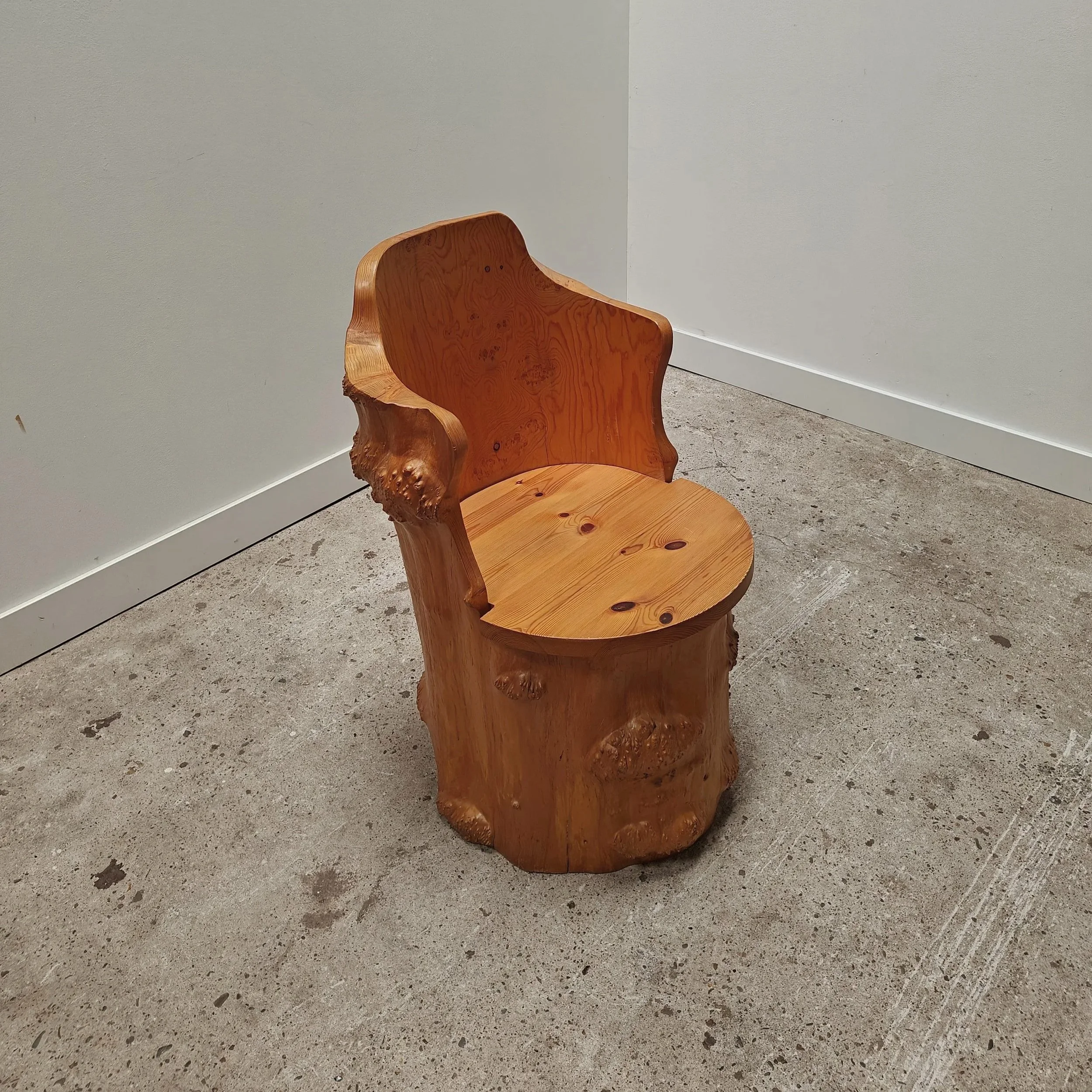 Tree+trunk+kubb+chair+with+knots+6.jpg