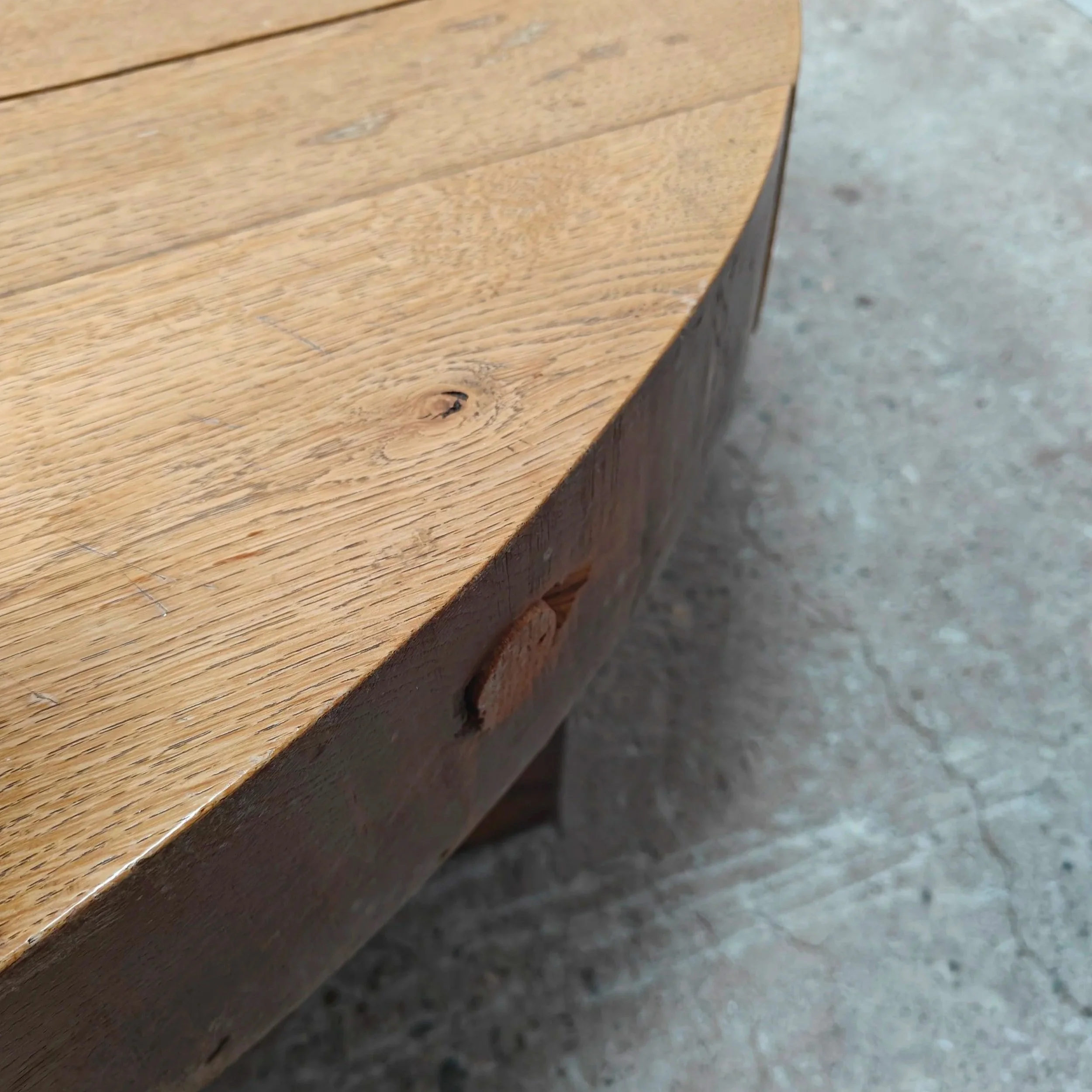Solid+oak+round+coffeetable+7.jpg