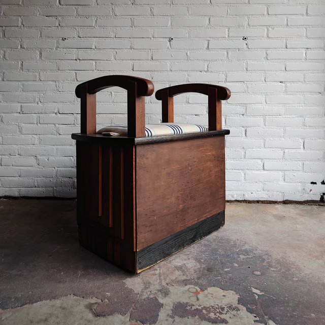 Hallway stool Amsterdamse School 8.png