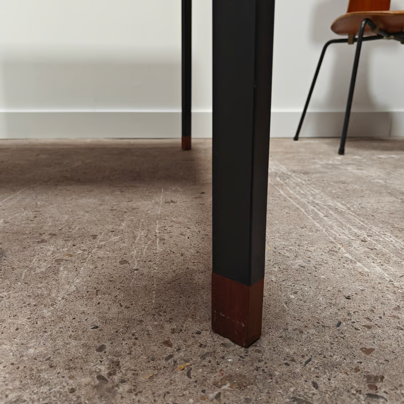 Elsrijk table or desk 4.png