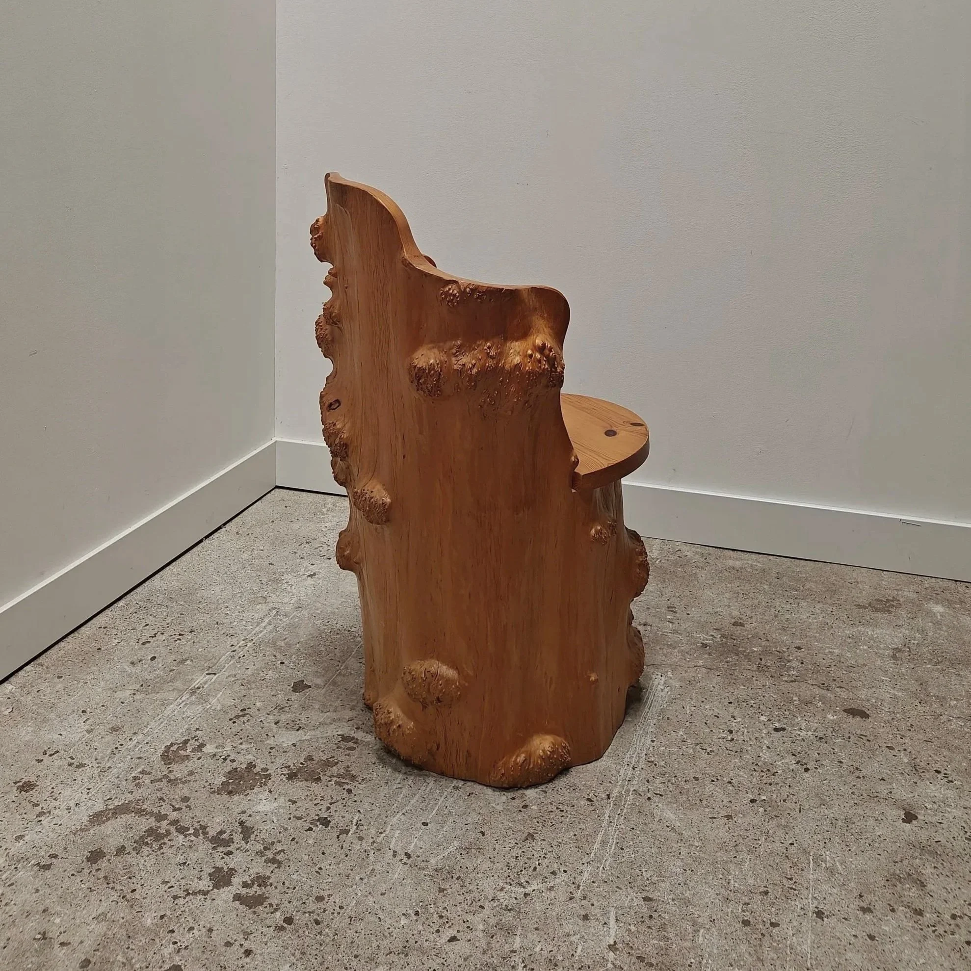 Tree%2Btrunk%2Bkubb%2Bchair%2Bwith%2Bknots%2B1.jpg