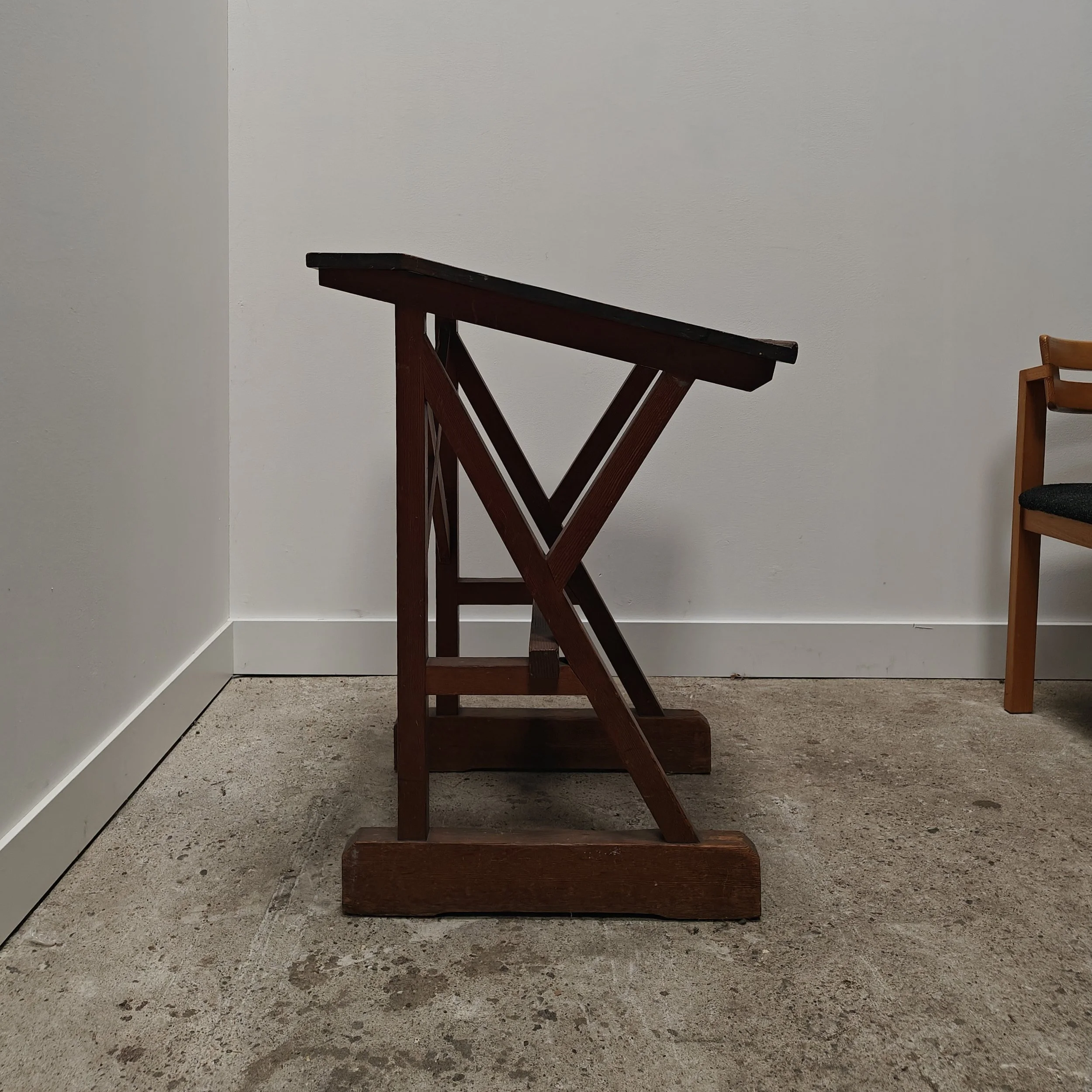 lectern with arts and crafts feel 3.jpg