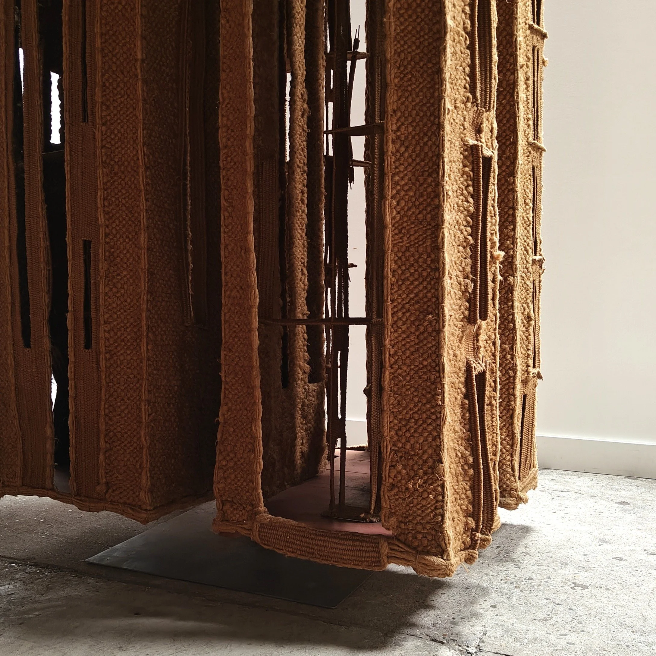 Anneke den Boer floating tapestry 08.jpg