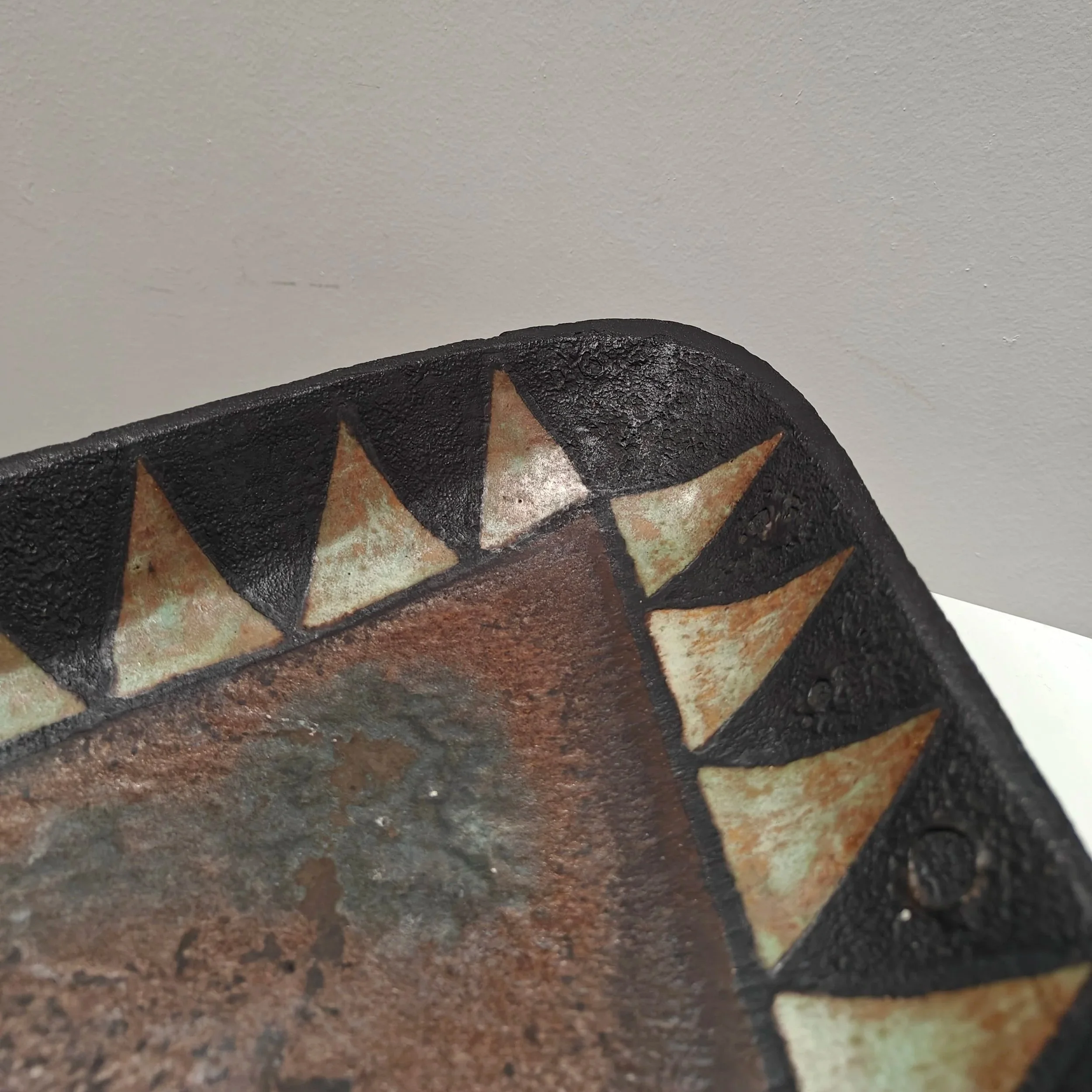 French+modenist+triangle+shaped+bowl+4.jpg