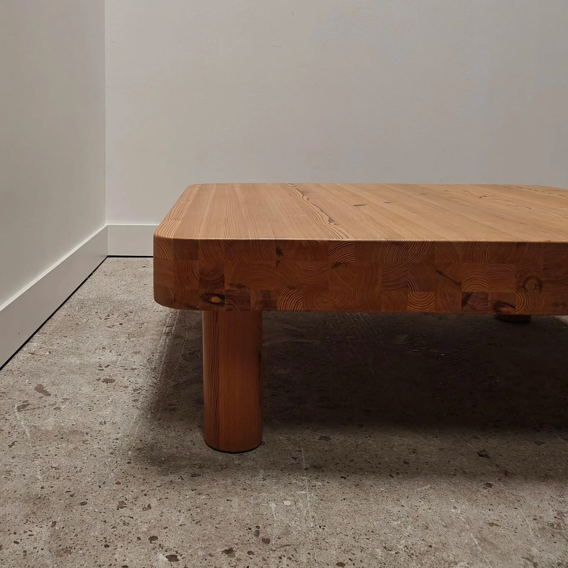 Solid+pine+coffee+table+100x100+4.jpg