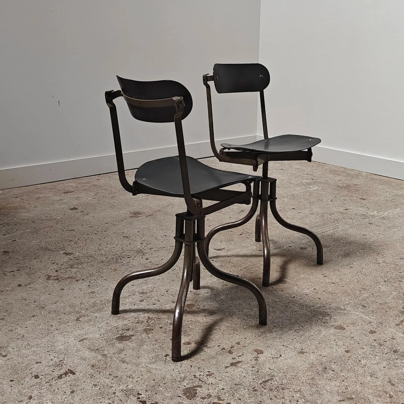 Tan+Sad+swivel+chair+set+6.jpg