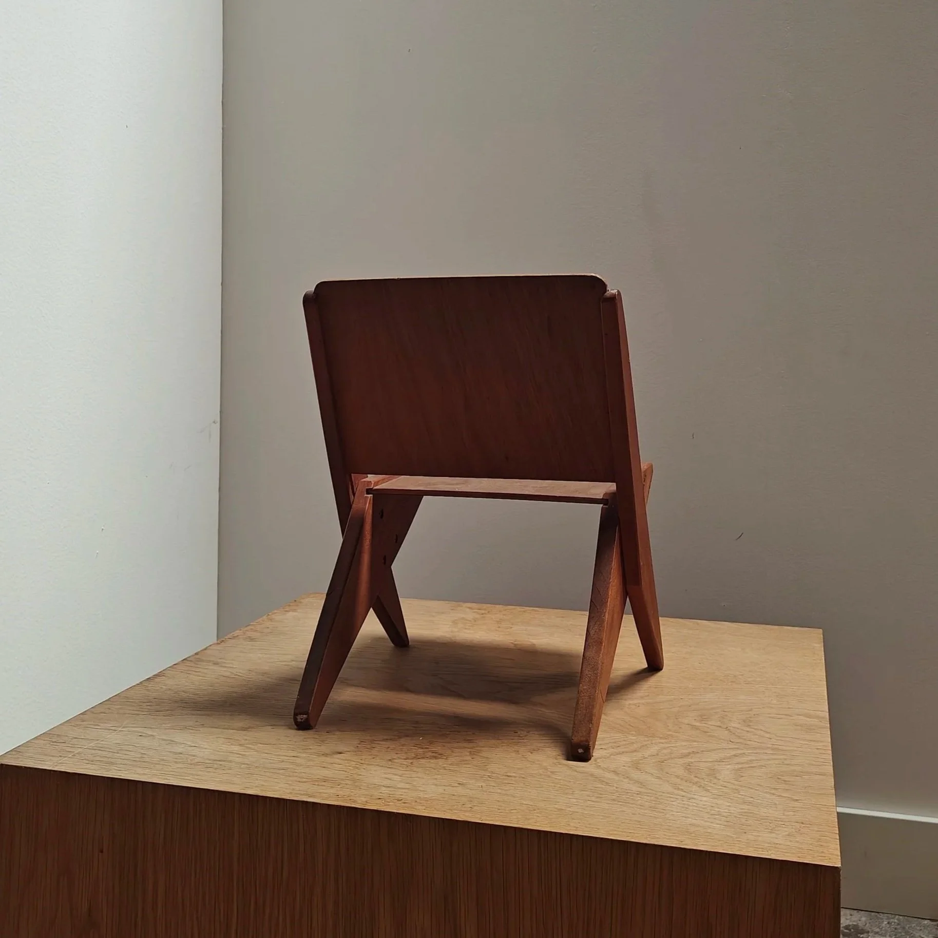 1950s+architectural+chair+model+7.jpg