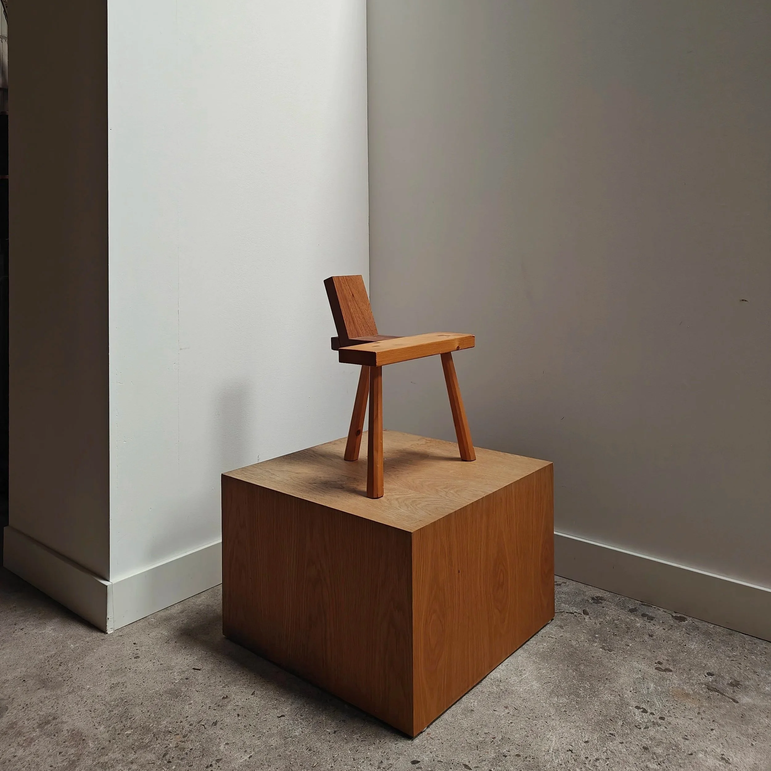 Modernist+tripod+stool+2.jpg