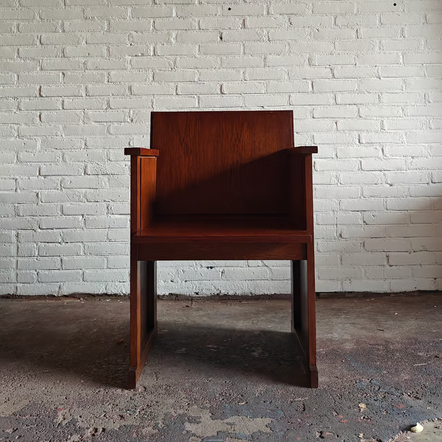 Modernist oak sidechair 4.png