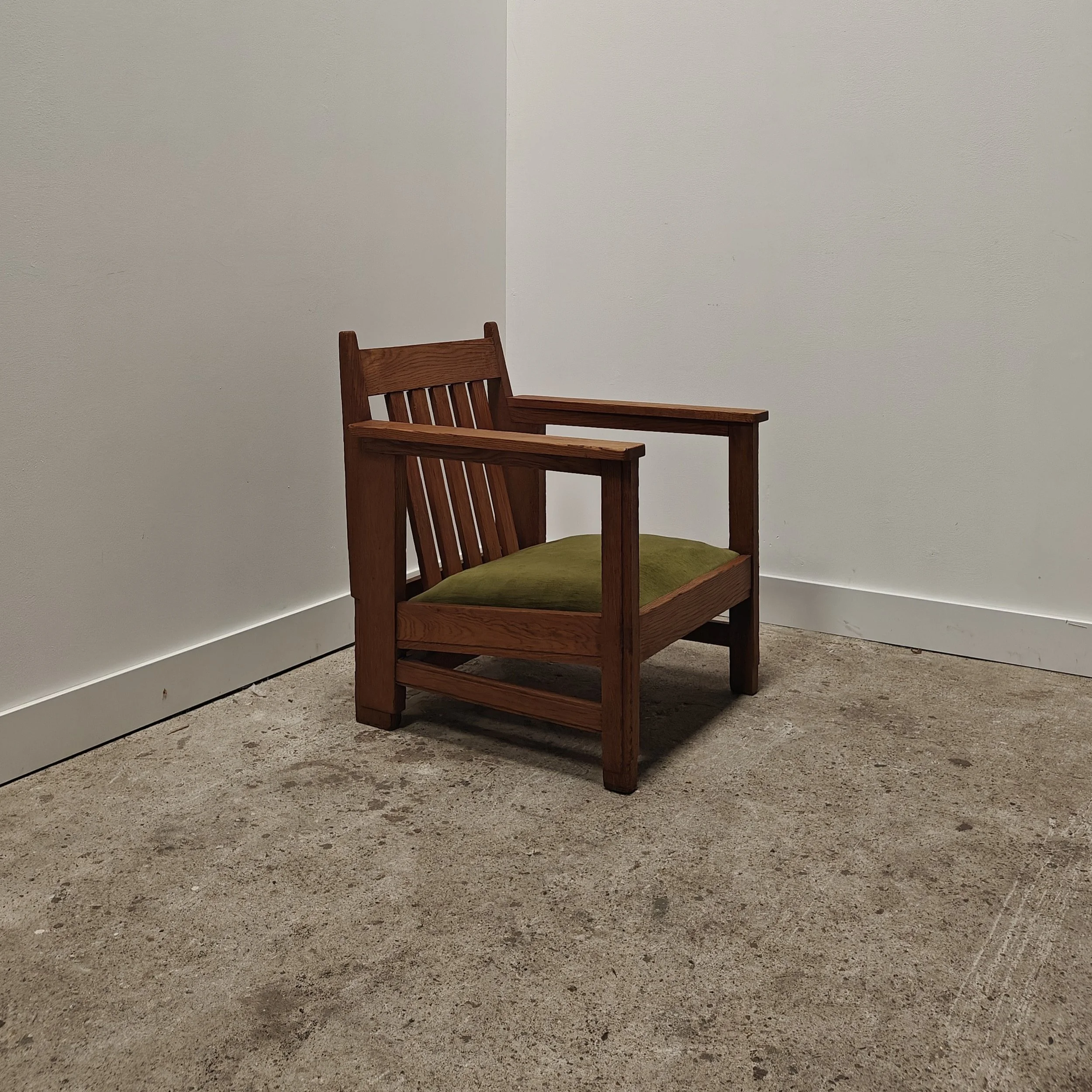 Architectural armchair Amsterdamse school from the 1920s 7.jpg