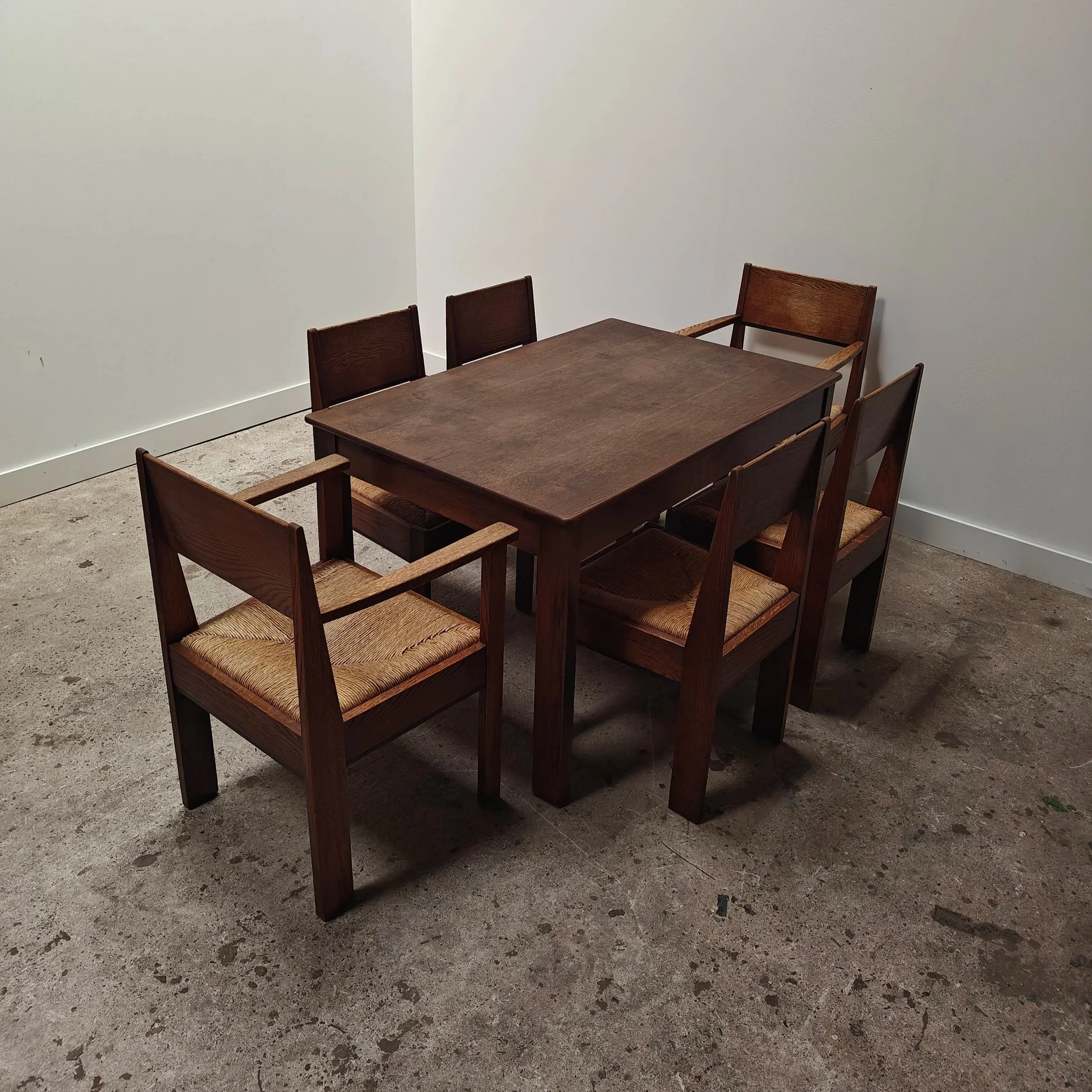 LOV+Oosterbeek+oak+dining+set+with+4+ruch+chairs+and+two+rush+armchair+7.jpg