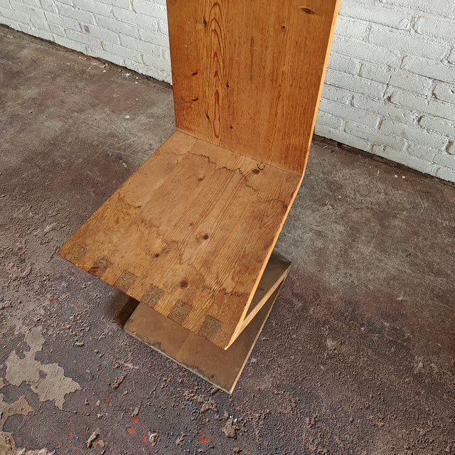 1950's pine zigzag chair 3.png