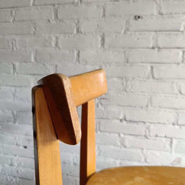 Niko Kralj chairs 8.png