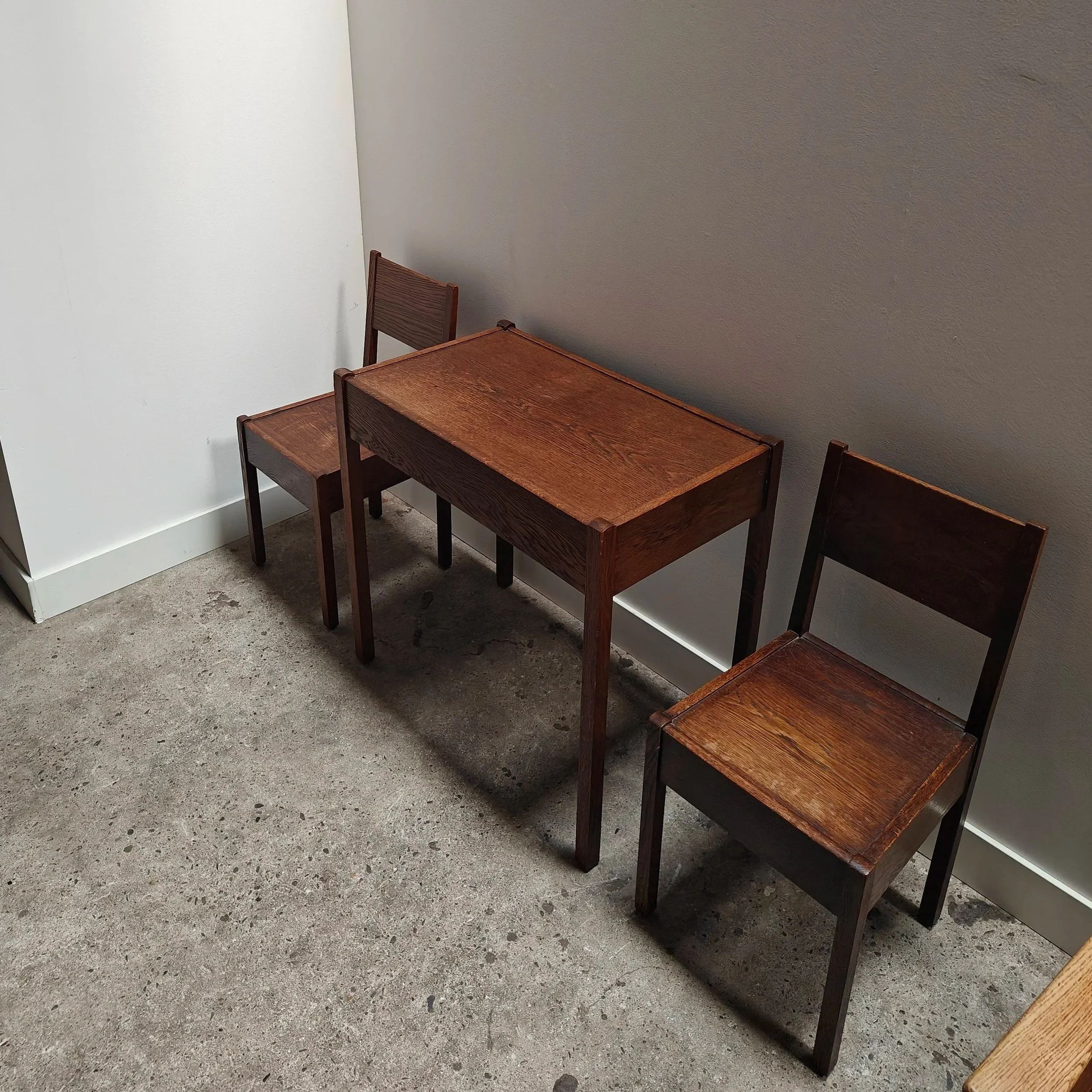 LOV+muntendam+side+or+accent+table+with+two+chairs+oak+plywood+16.jpg