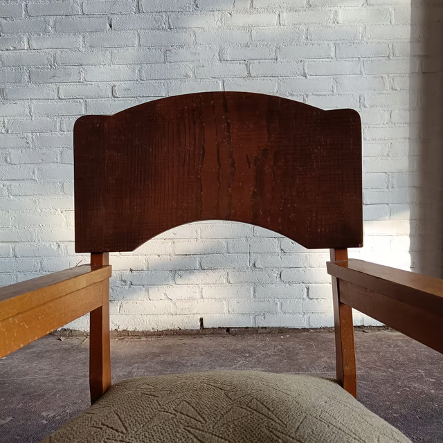 Experimental 1950's armchair 7.png