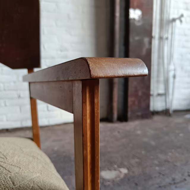 Experimental 1950's armchair 12.png