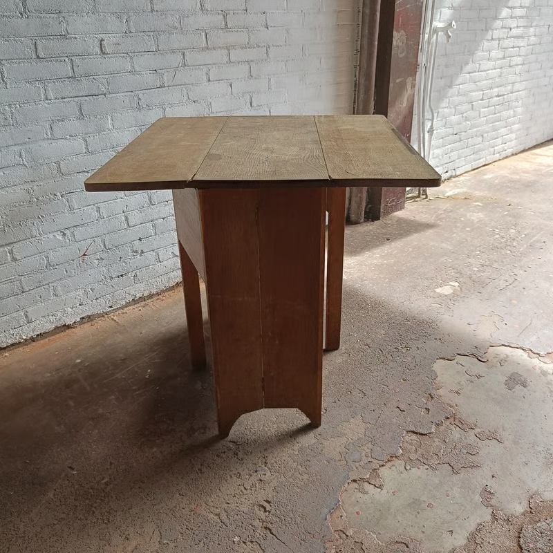 Antique folding table 7.png