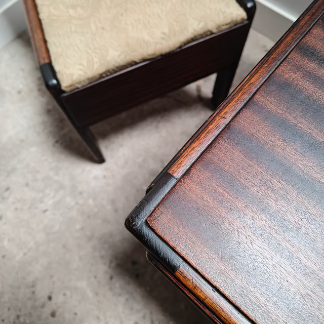 Chairs and table Amsterdamse School 5.png