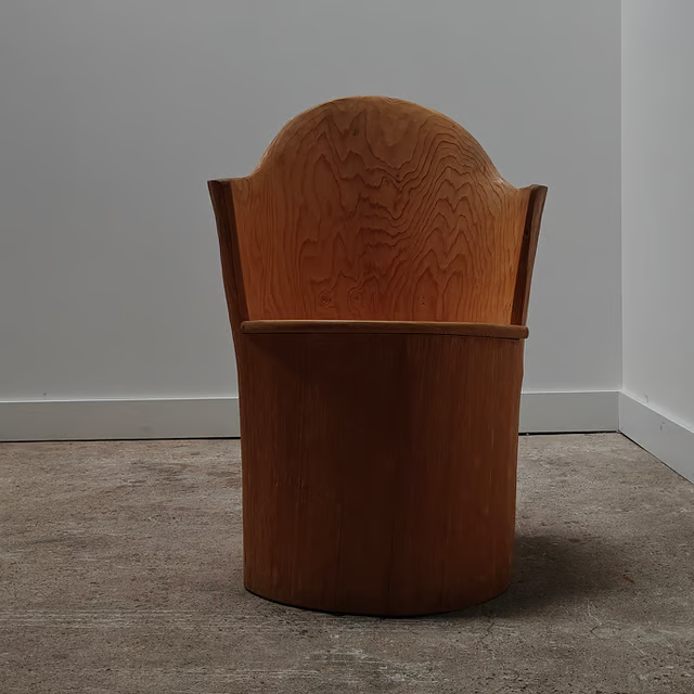 Tree trunk kubb chair in natural pine