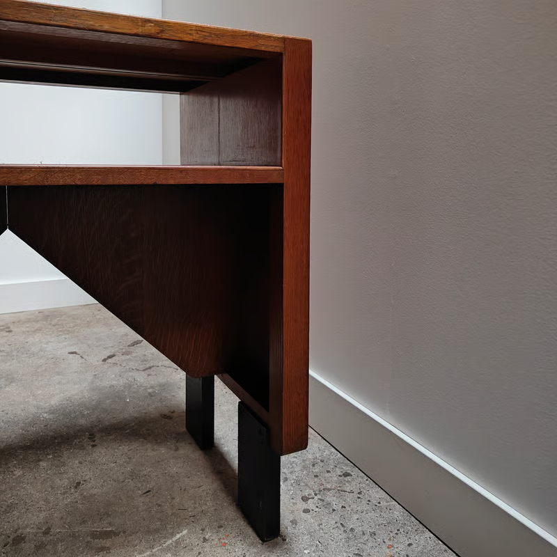 Amsterdam school console 2.png