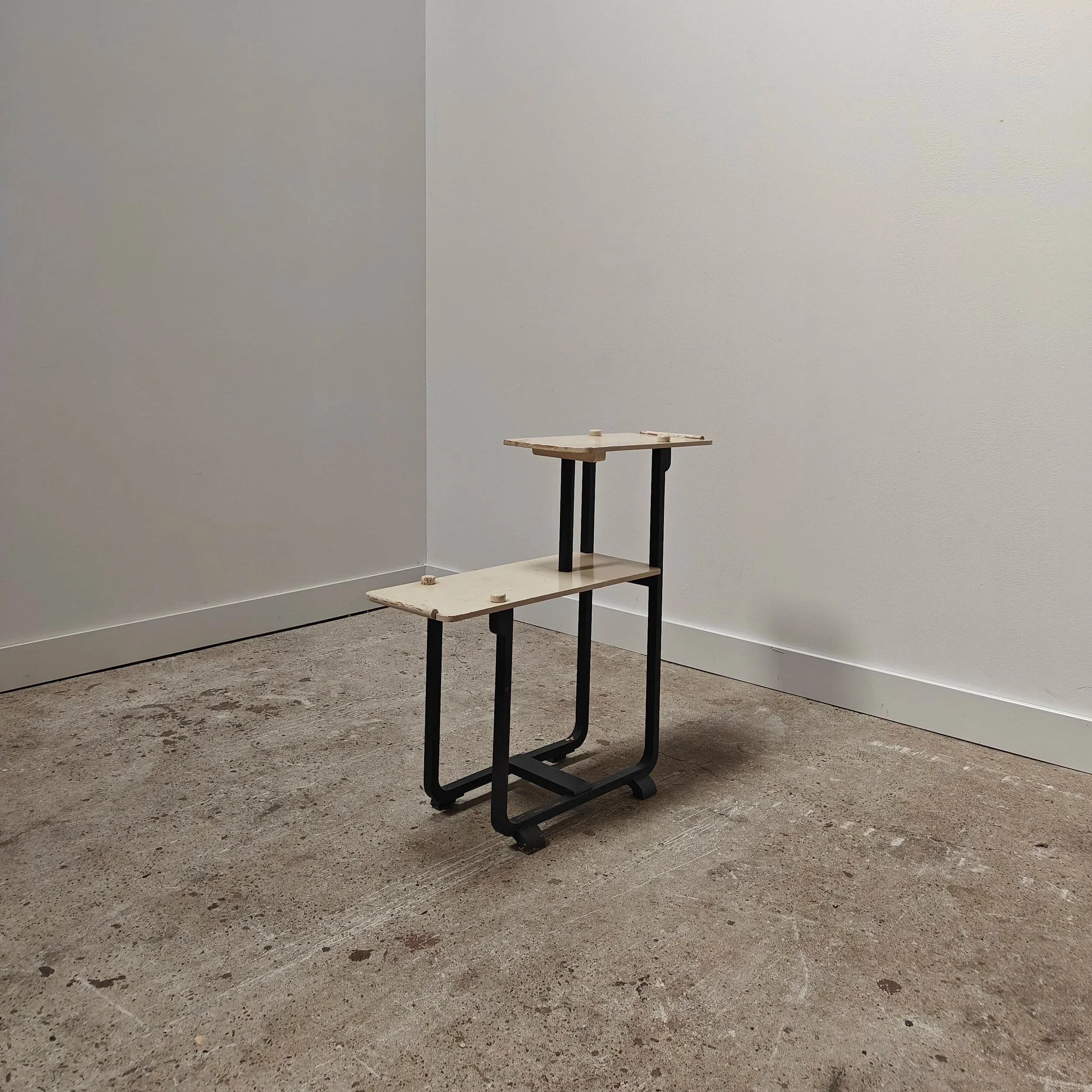 Constructivist+shelf+stand+by+Andr%C3%A9+Groult+13.jpg
