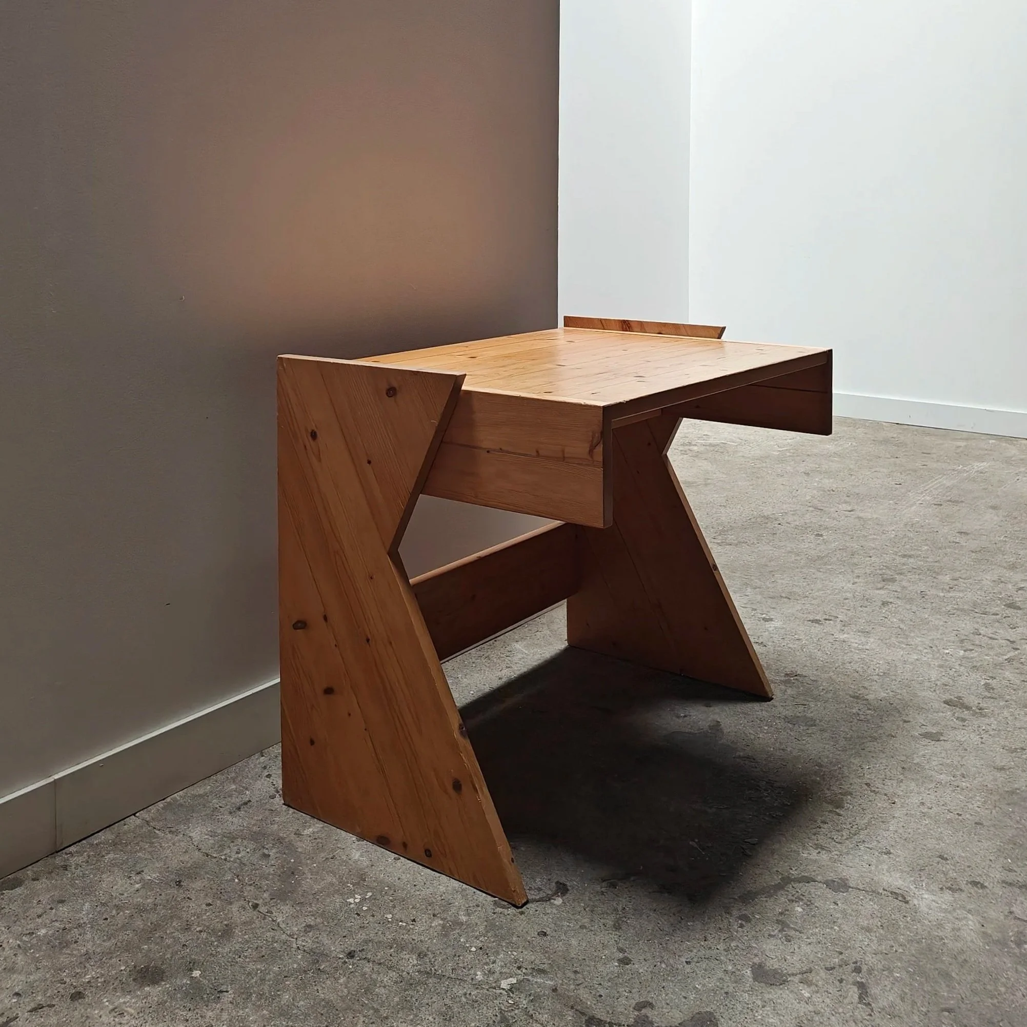 Modernist+solid+pine+desk+from+the+1980s+9.jpg