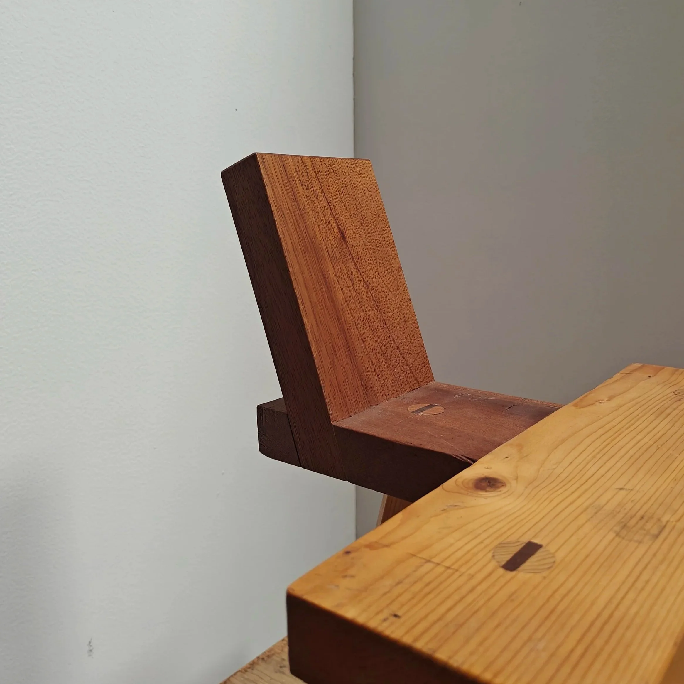 Modernist+tripod+stool+3.jpg