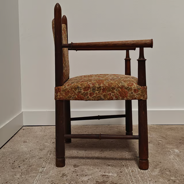 Amsterdam school arm chair 4.png