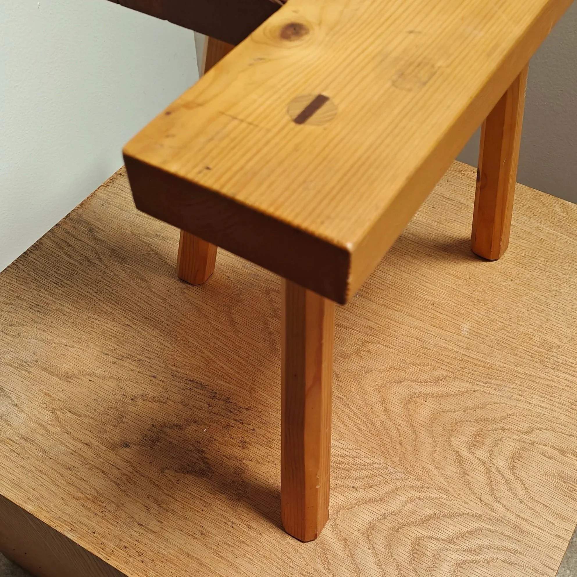 Modernist+tripod+stool+4.jpg