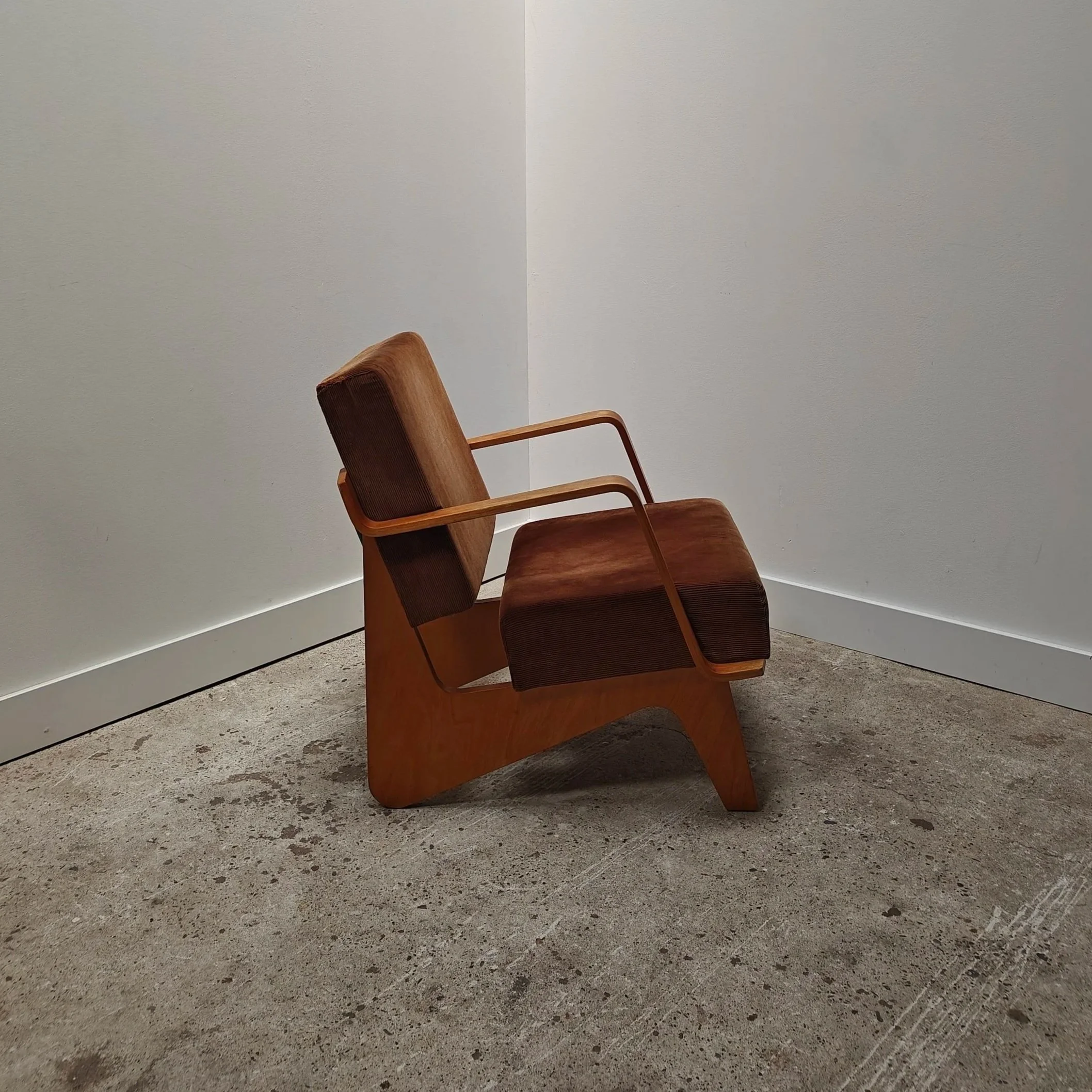 Combex FB03 armchair with magazine holder, Cees Braakman for Pastoe