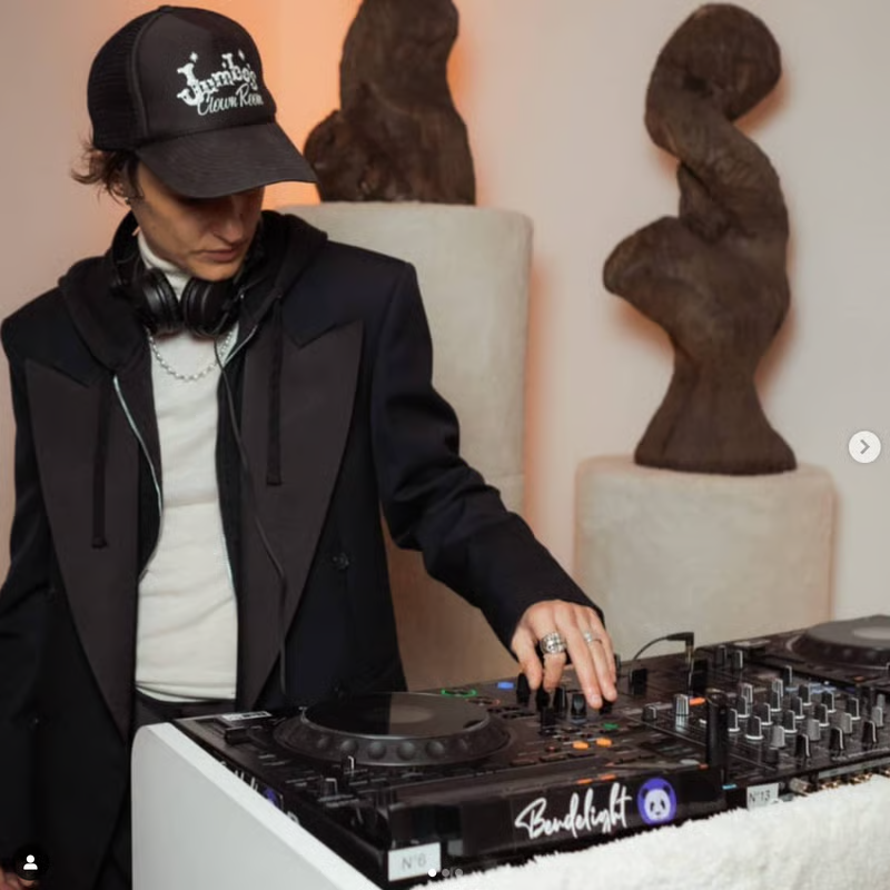 Fillipa K Paris showroom 1.png