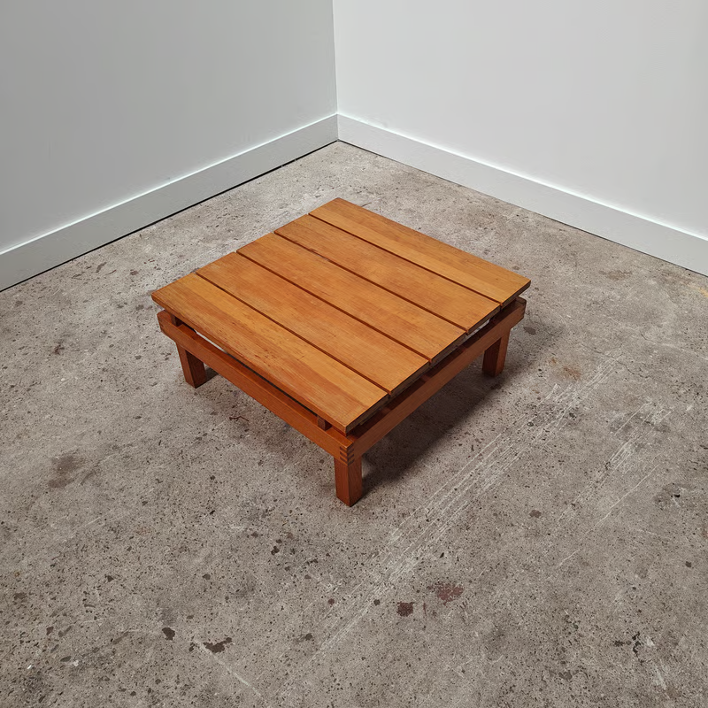 Slatted pine coffee table 5.png