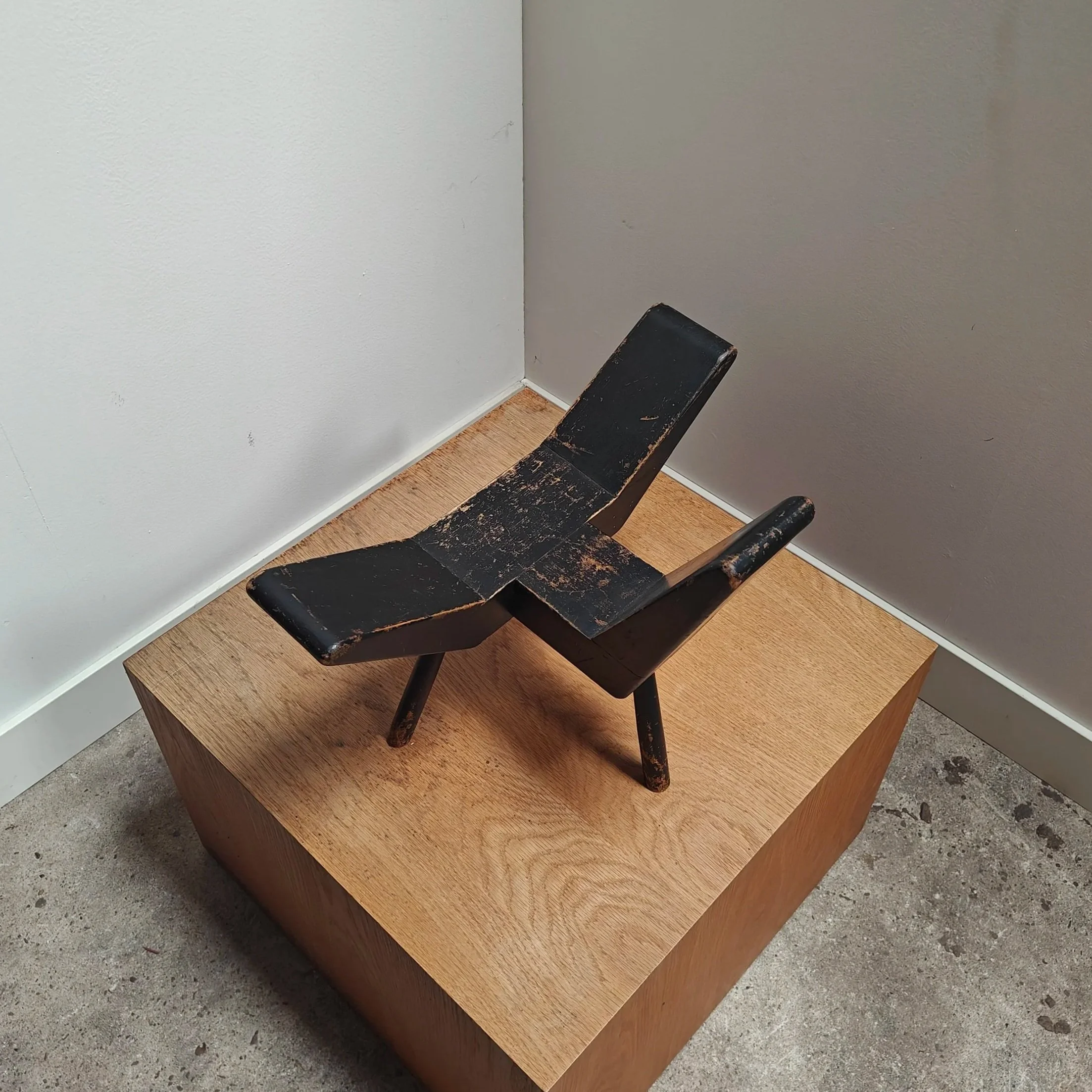 Modernist+sculptural+black+stool+6.jpg
