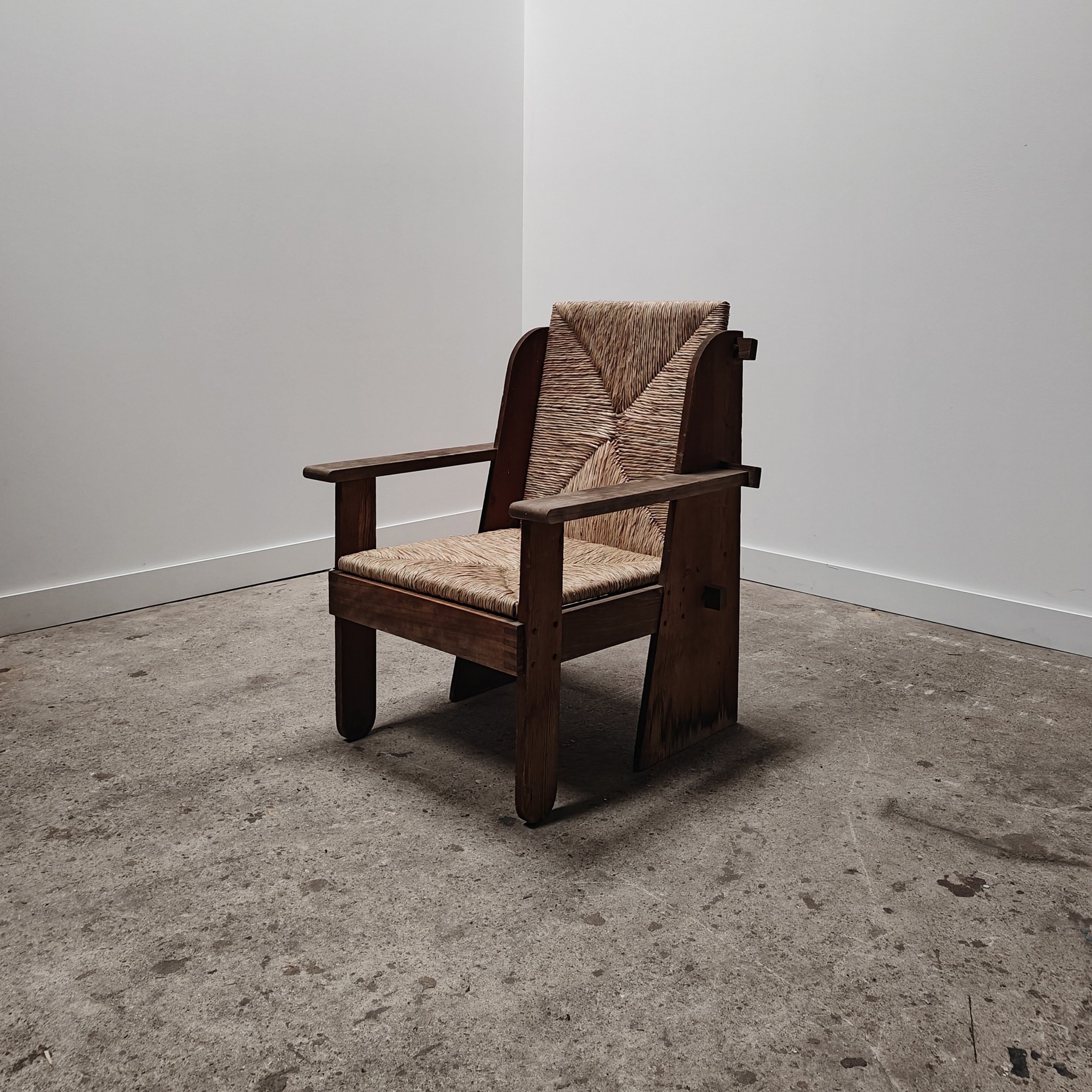 Construction rush chair