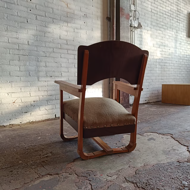Experimental 1950's armchair 6.png