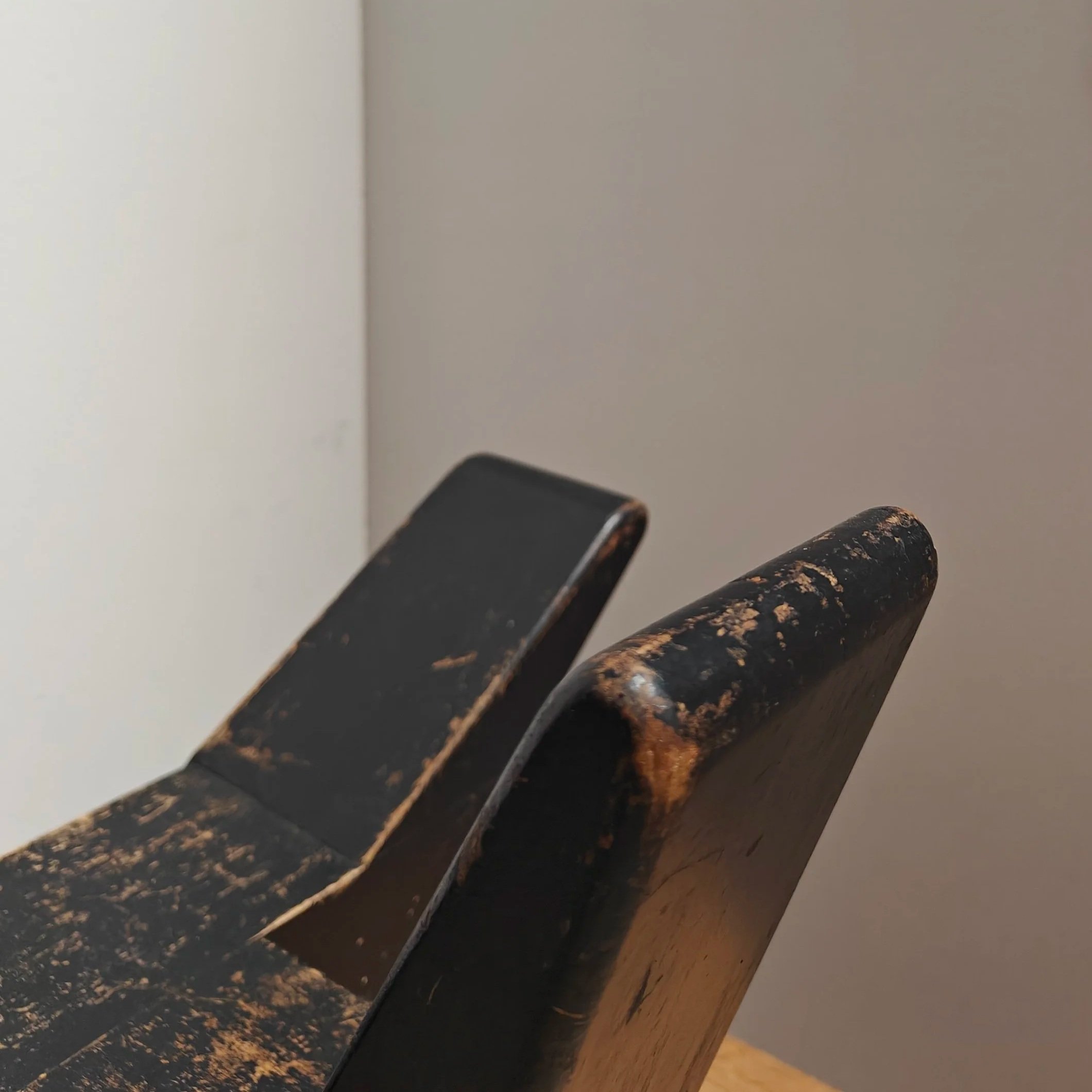 Modernist+sculptural+black+stool+5.jpg