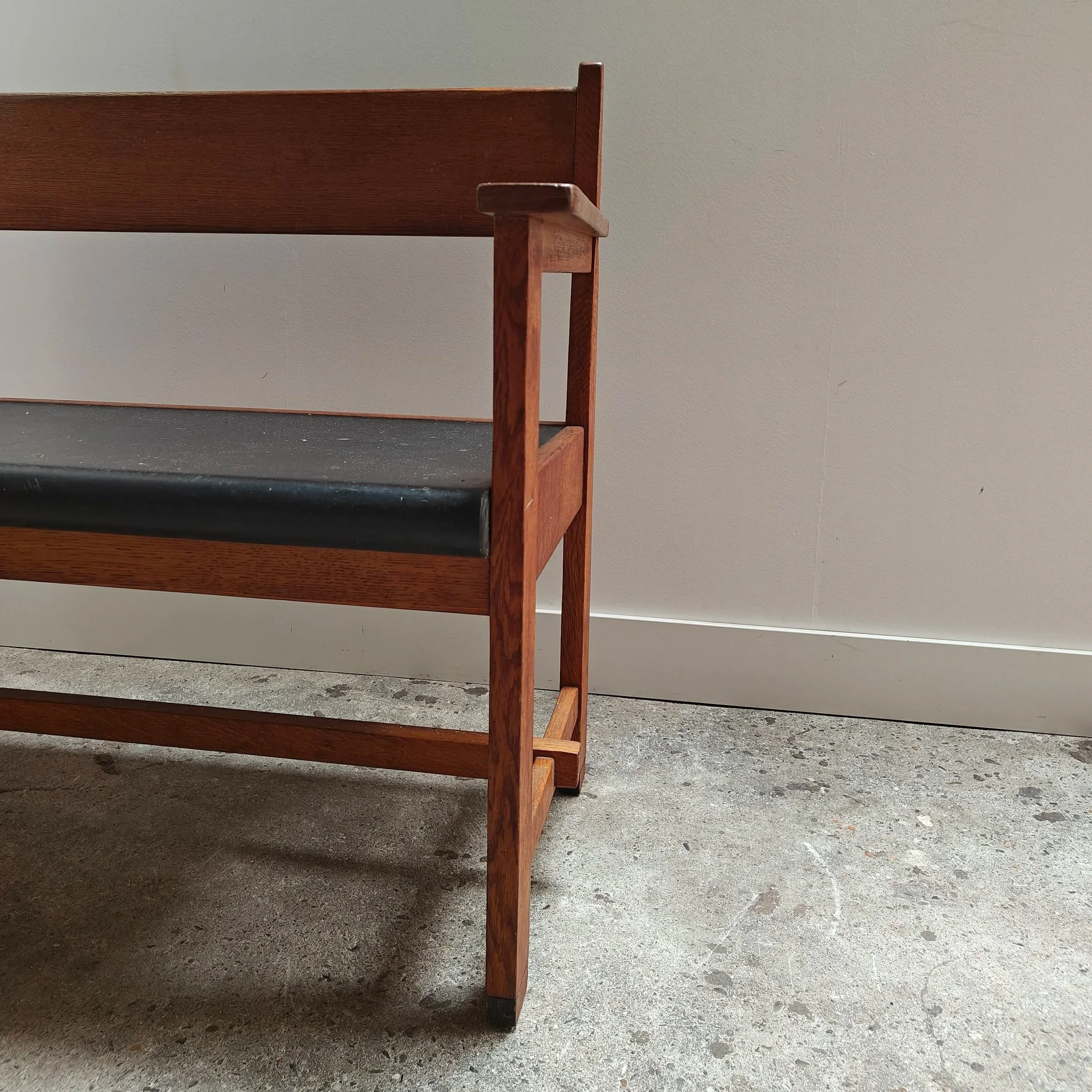 Haagse+School+bench+with+black+seat+3.jpg