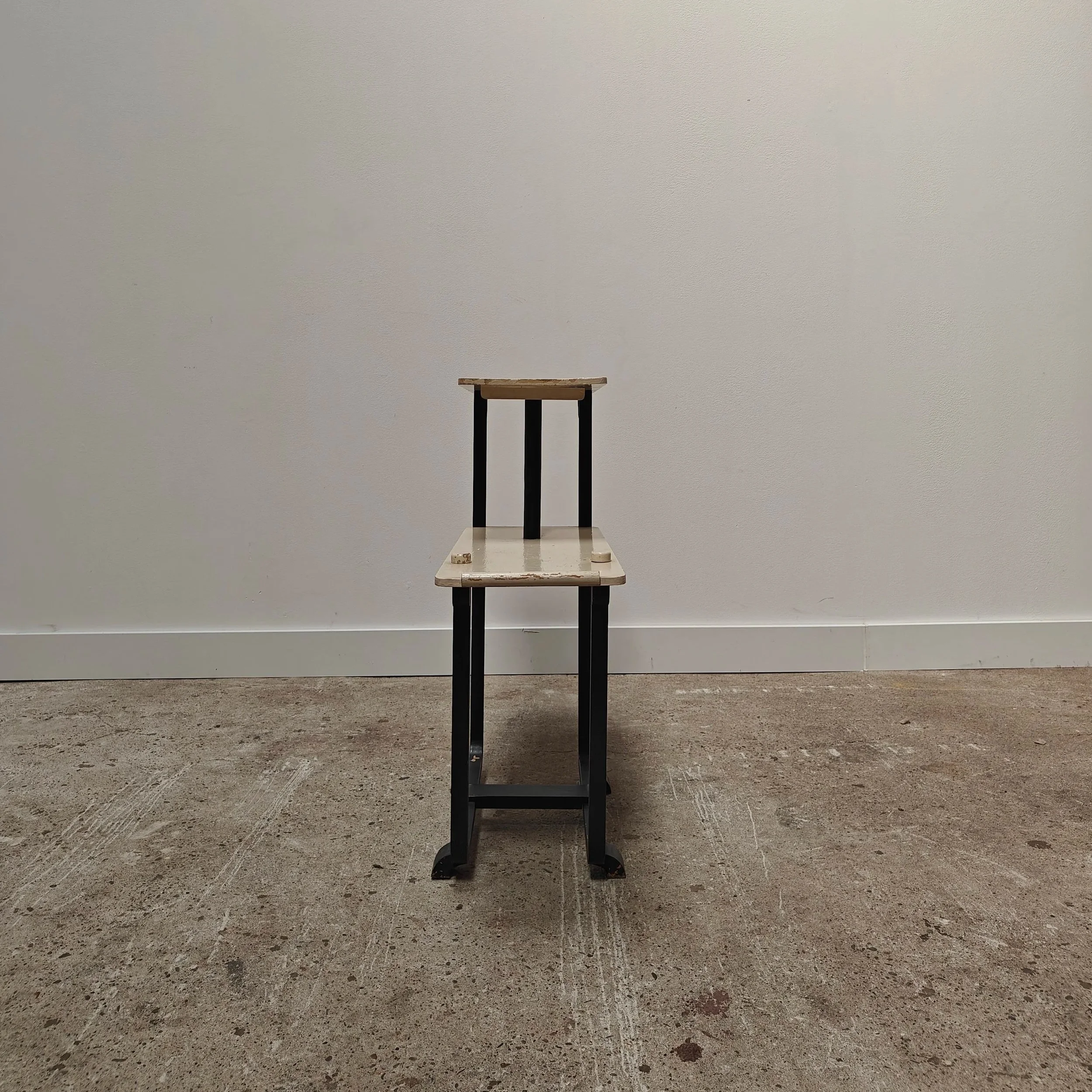 Constructivist+shelf+stand+by+Andr%C3%A9+Groult+11.jpg