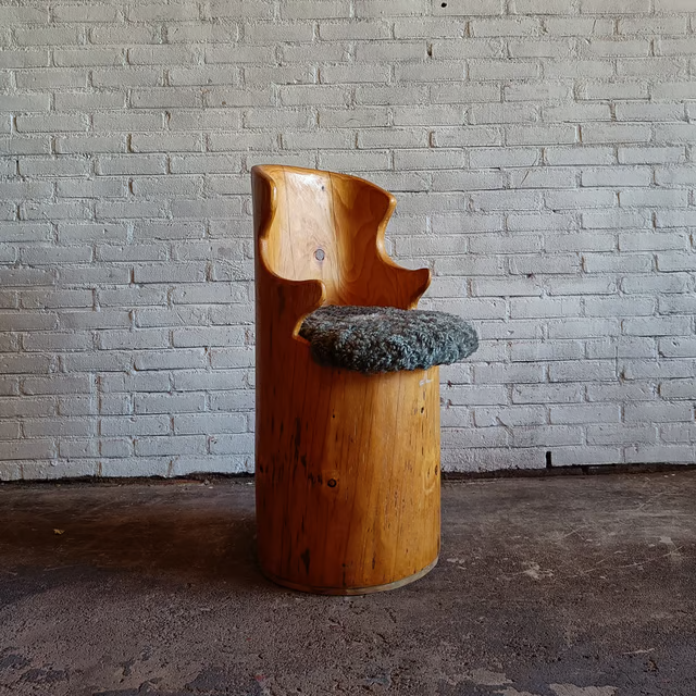 Tree trunk kubb chair with upholstered seat
