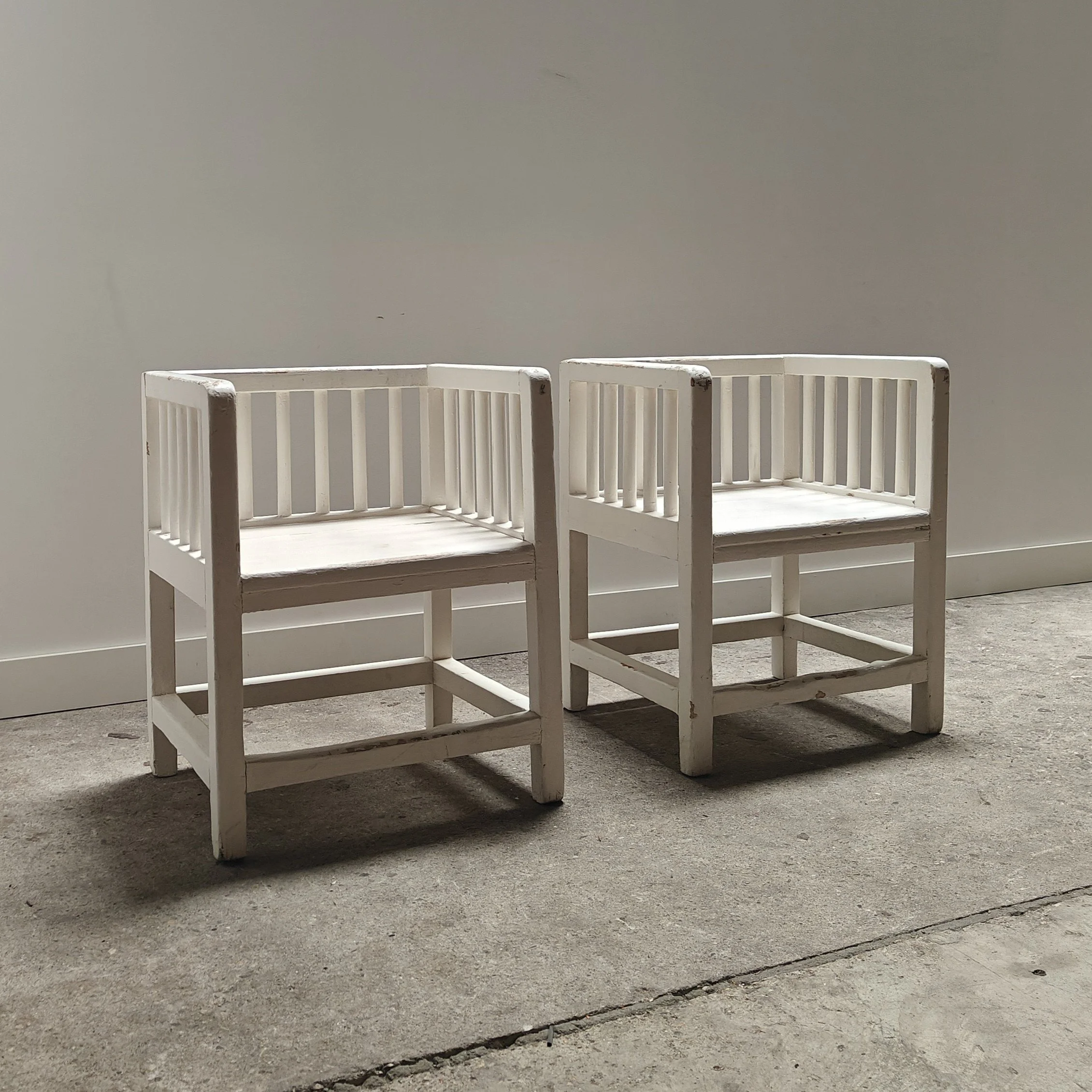 Pair white bauhaus armchairs early 1900s 10.jpg